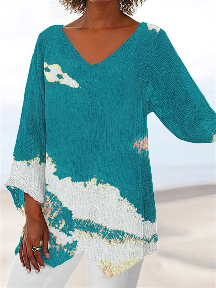 LB | Luźna bluzka z nadrukiem i dekoltem w kształcie litery V