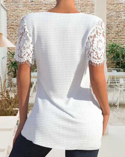 LB | Strukturalna koronkowa bluzka